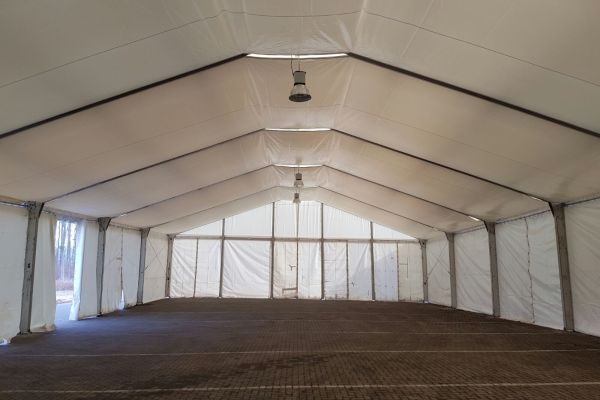 Lagerzelt mit PVC Verkleidung und Thermo-Plus-Plane, 16m Spannweite 